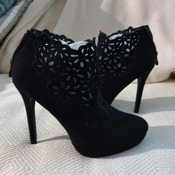 PAPRIKA FLORAL LAZER CUT HEELS BOOTIES SZ 9 - Picture 10 of 10